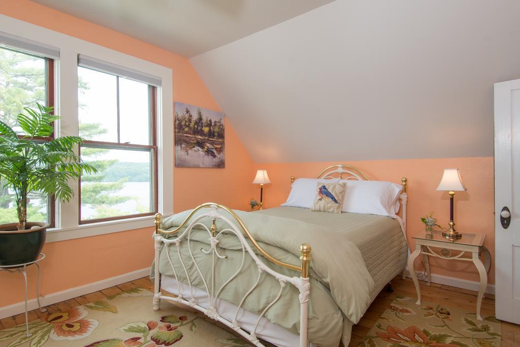 Sanbornton Lake House At Ferry Point الغرفة الصورة