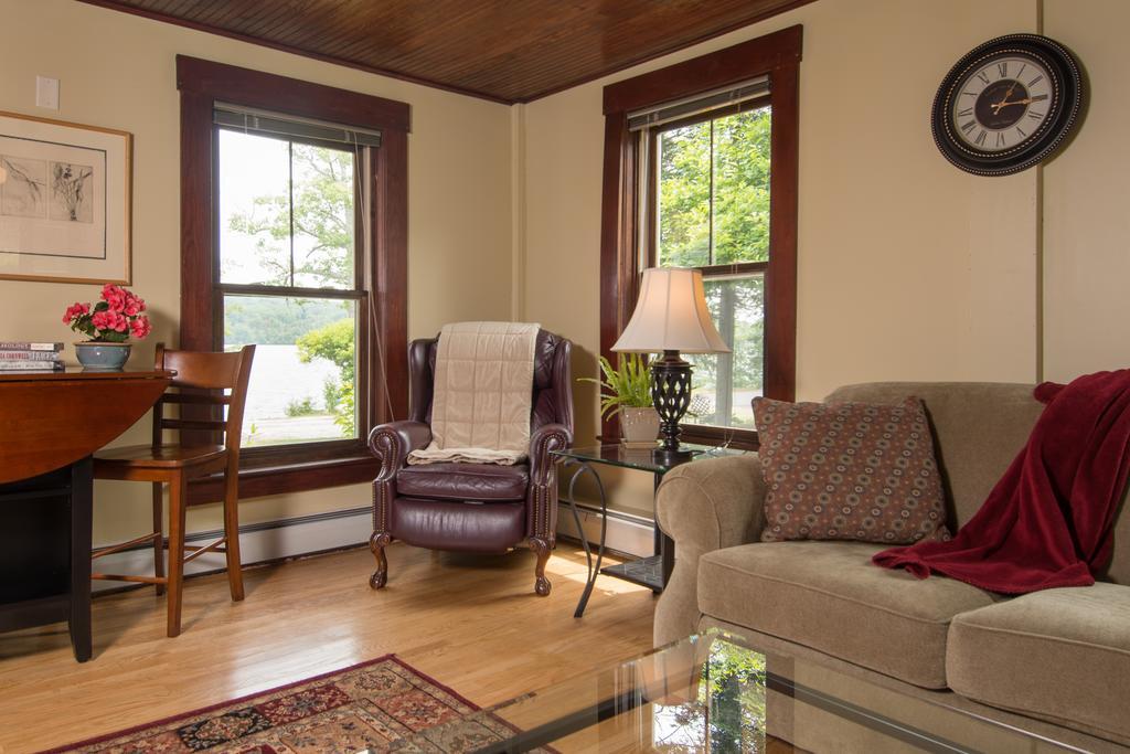 Sanbornton Lake House At Ferry Point الغرفة الصورة